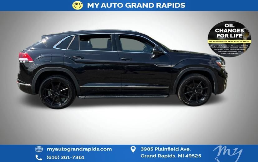 Used 2022 Volkswagen Atlas Cross Sport SEL Premium R-Line AWD/4WD image 2