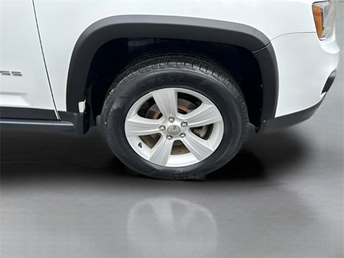 Used 2016 Jeep Compass 4WD image 13