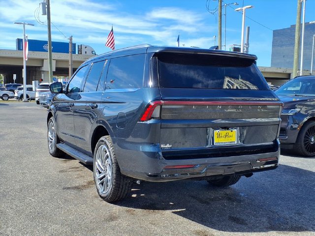 New 2026 Lincoln Navigator Premiere AWD/4WD image 6