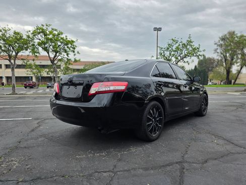 Used 2010 Toyota Camry LE FWD image 4