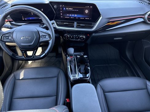 Certified 2024 Chevrolet Trax RS w/ Sunroof Package image 28