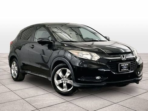 Used 2017 Honda HR-V EX image 3