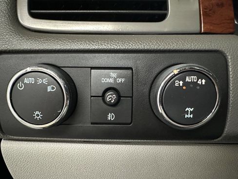 Used 2013 GMC Yukon XL SLT w/ SLT-2 Equipment Package image 18