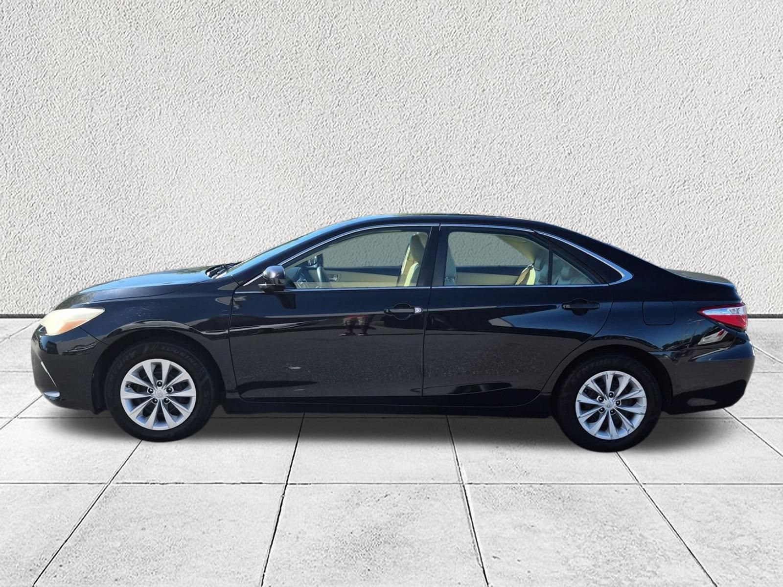 Used 2016 Toyota Camry LE FWD image 6