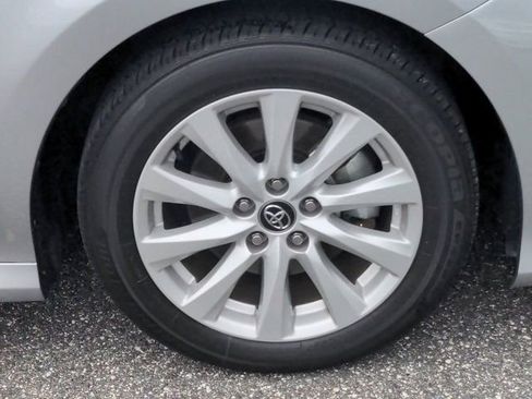 Used 2020 Toyota Camry LE FWD image 11