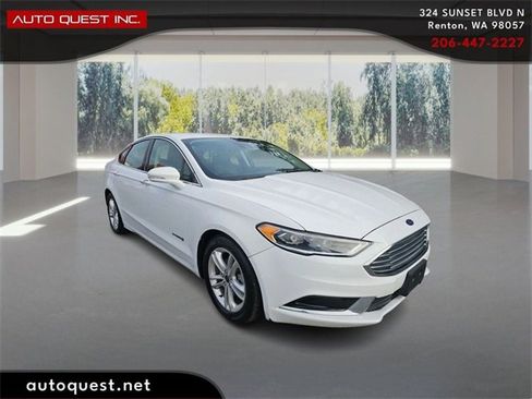 Used 2018 Ford Fusion SE w/ Equipment Group 602A image 3