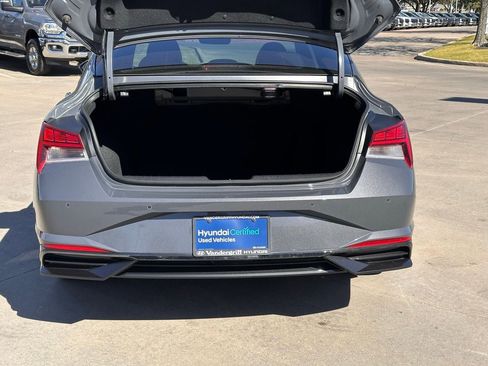 Used 2023 Hyundai Elantra Limited image 12