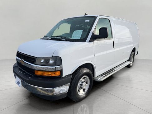 Used 2024 Chevrolet Express 2500 w/ Driver Convenience Package image 4