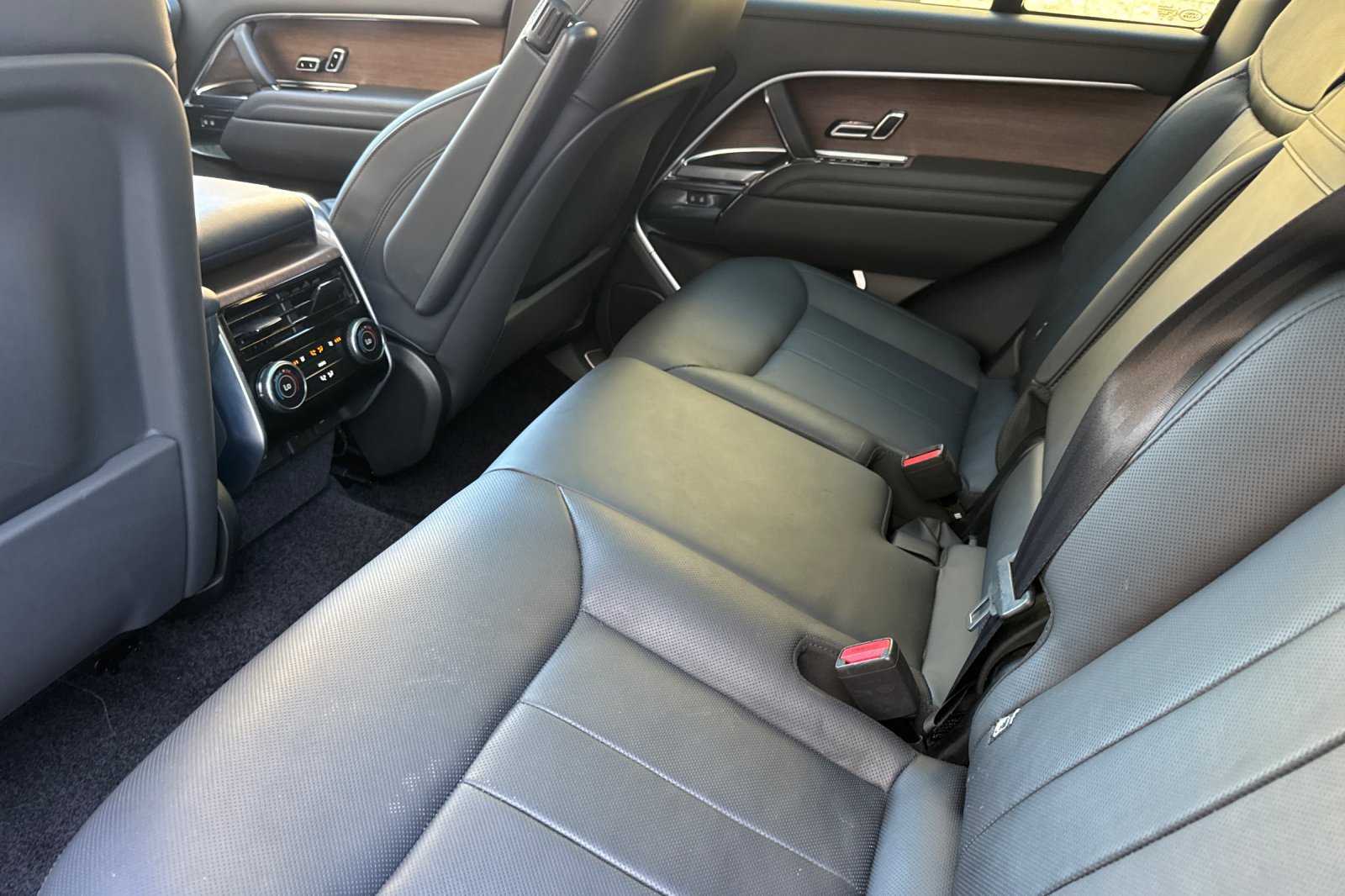 Used 2023 Land Rover Range Rover SE AWD/4WD image 12