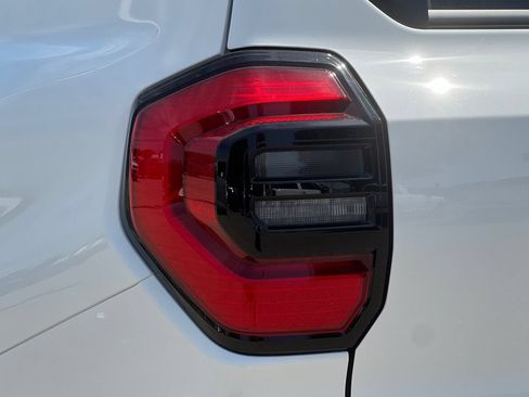 New 2026 Toyota 4Runner SR5 AWD/4WD image 25