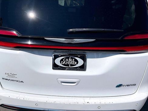 Used 2023 Chrysler Pacifica Touring-L FWD image 30