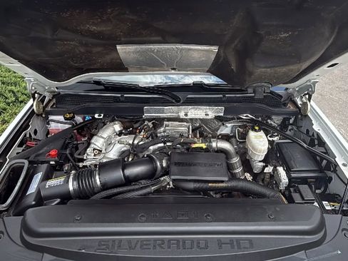 Used 2019 Chevrolet Silverado 2500 LT AWD/4WD image 36