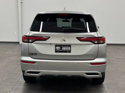 Used 2024 Mitsubishi Outlander FWD image 3