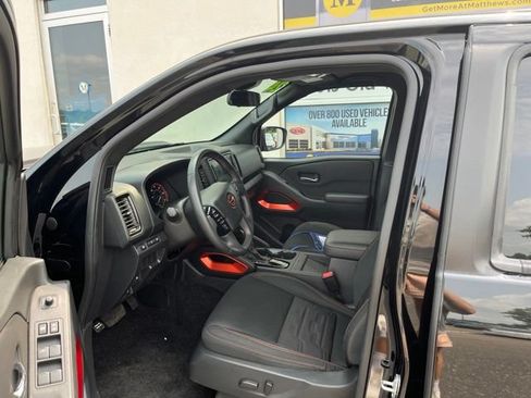 Used 2024 Nissan Frontier PRO-4X w/ Technology Package AWD/4WD image 9
