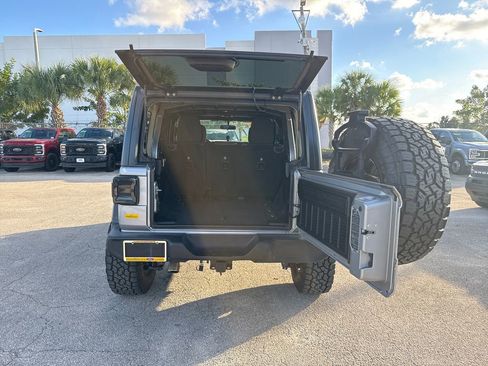 Used 2019 Jeep Wrangler Unlimited Sport S image 25