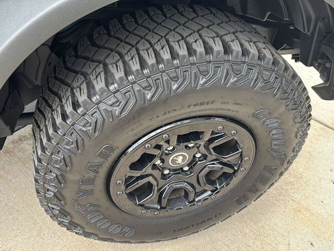 Used 2023 Ford Bronco Wildtrak AWD/4WD image 30