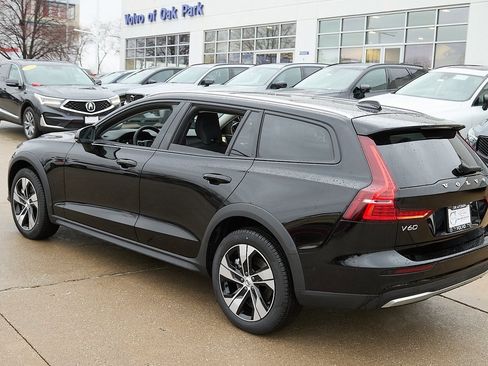 New 2026 Volvo V60 B5 Cross Country Plus w/ Climate Package image 7
