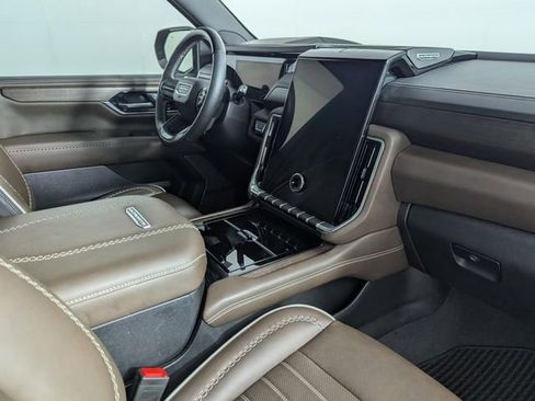 Used 2025 GMC Yukon XL Denali Ultimate image 25