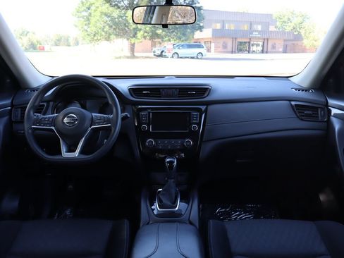 Used 2018 Nissan Rogue S AWD/4WD image 16