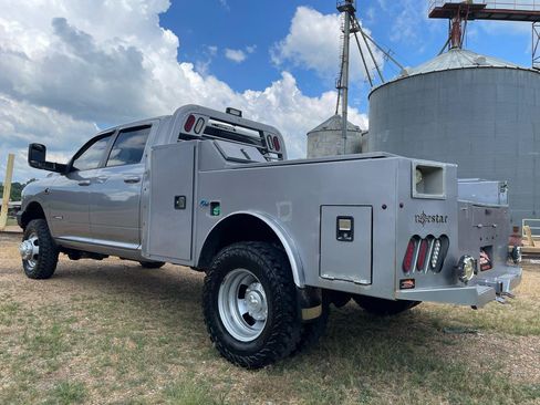 Used 2021 RAM 3500 Big Horn w/ Night Edition AWD/4WD image 4