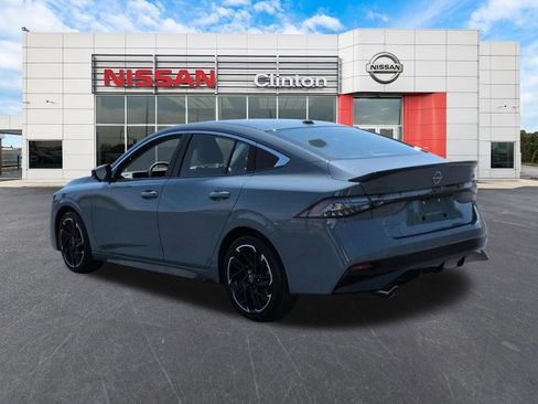 New 2026 Nissan Sentra SR w/ SR Premium Package FWD image 5
