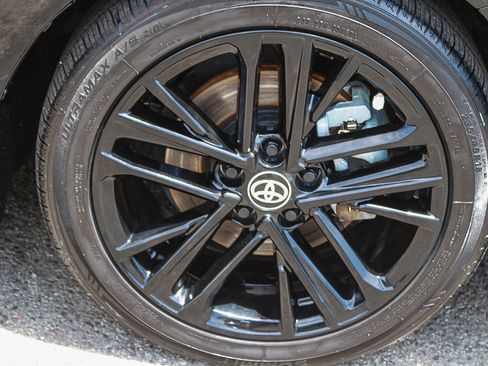 Used 2025 Toyota Camry SE FWD image 10