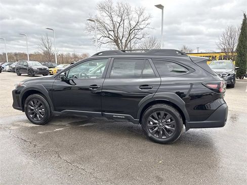 Used 2025 Subaru Outback Onyx Edition image 8