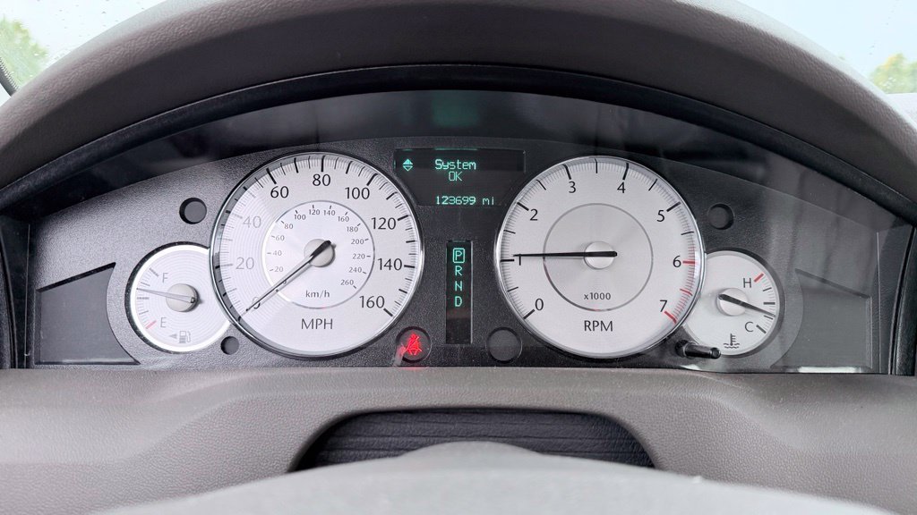 Used 2009 Chrysler 300 C RWD image 15