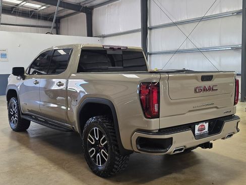 Used 2022 GMC Sierra 1500 AT4 w/ AT4 Premium Package AWD/4WD image 7