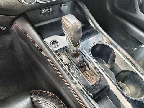 Used 2024 Nissan Altima 2.5 SR FWD image 19