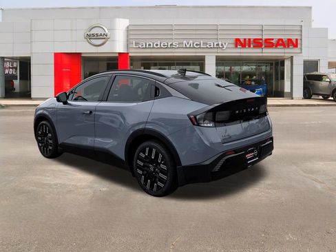 New 2026 Nissan Leaf Platinum+ w/ Cargo Package (Platinum+) FWD image 5