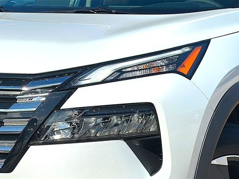 New 2026 Nissan Rogue SV image 4