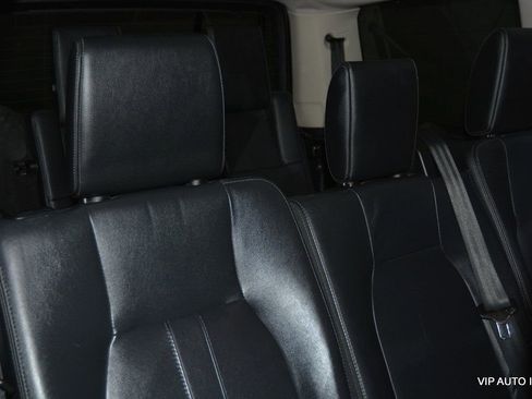 Used 2015 Land Rover LR4 HSE image 14