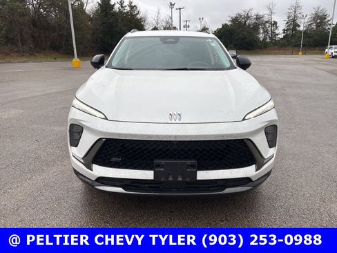 Used 2025 Buick Envision Sport Touring image 2