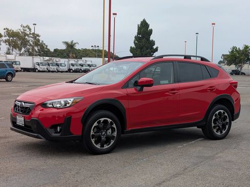 Used 2023 Subaru Crosstrek 2.0i Premium AWD/4WD image 3
