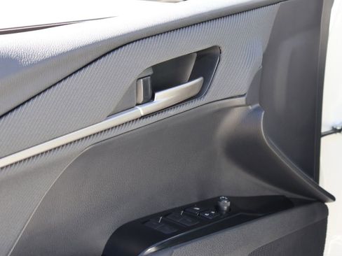 Used 2025 Toyota Camry SE image 21