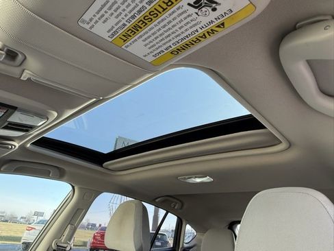 Used 2021 Subaru Crosstrek 2.0i Premium w/ Moonroof Package image 13