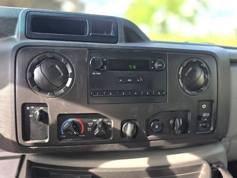 Used 2014 Ford E-250 and Econoline 250 w/ Power Group RWD image 20