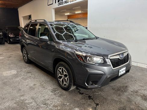 Used 2020 Subaru Forester Premium AWD/4WD image 2
