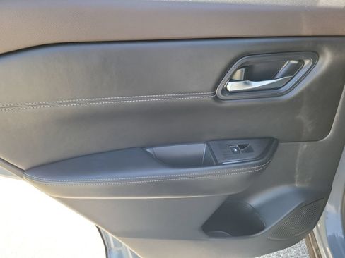 Used 2022 Nissan Rogue SL FWD image 11