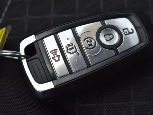 Used 2025 Ford Escape Active AWD/4WD image 32