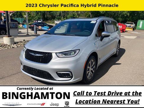New 2023 Chrysler Pacifica Pinnacle image 3