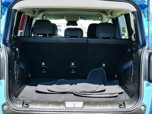 Used 2021 Jeep Renegade Latitude FWD image 27