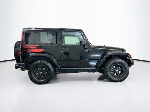 Used 2017 Jeep Wrangler Sahara AWD/4WD image 10