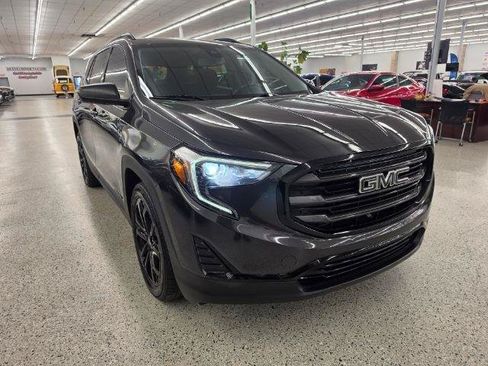 Used 2020 GMC Terrain SLE w/ Driver Convenience Package FWD image 4