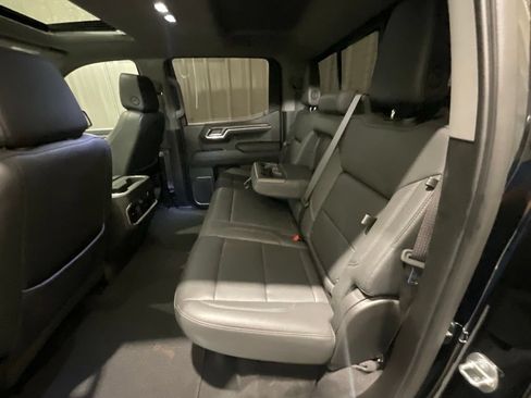 Used 2023 GMC Sierra 1500 SLT AWD/4WD image 13