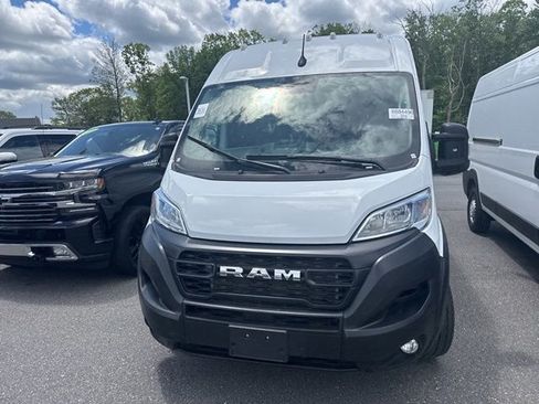 Used 2026 RAM ProMaster 2500 w/ Convenience Group FWD image 3