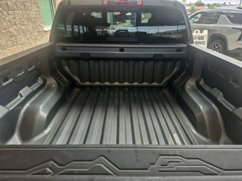Used 2024 Chevrolet Colorado LT w/ LT Convenience Package II RWD image 6