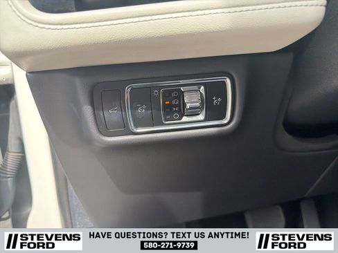 Used 2025 Lincoln Aviator 2WD w/ Equipment Group 101A image 21