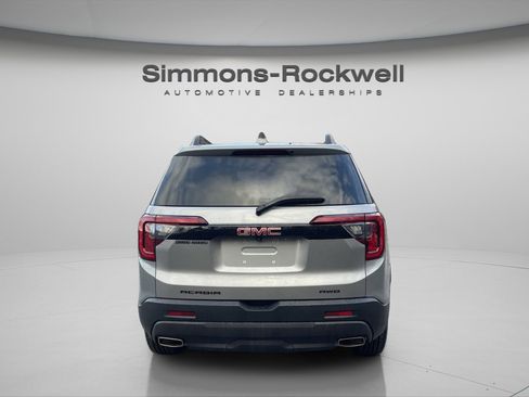 Used 2023 GMC Acadia SLE image 6